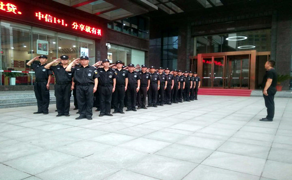 洛陽安保隊伍夜間巡邏